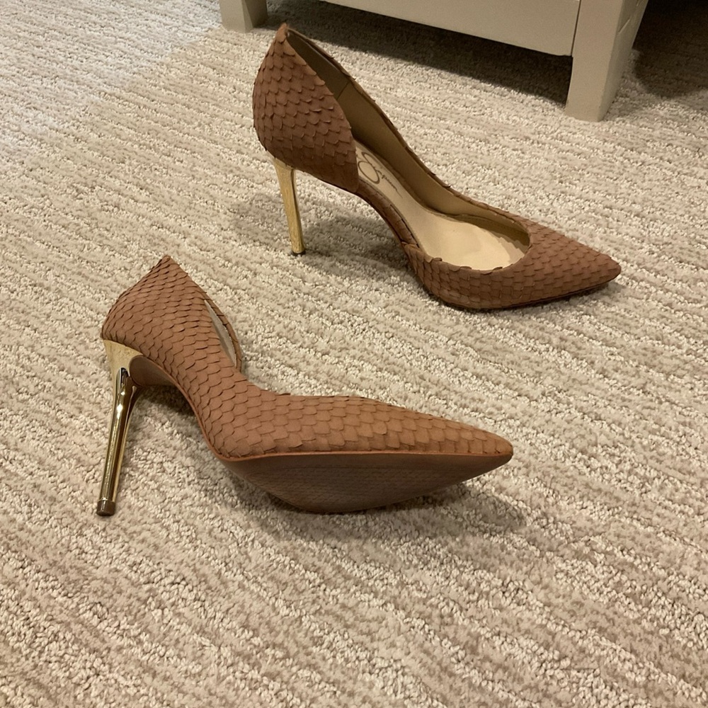 Jessica Simpson Textured Brown Heels with Gold Accents